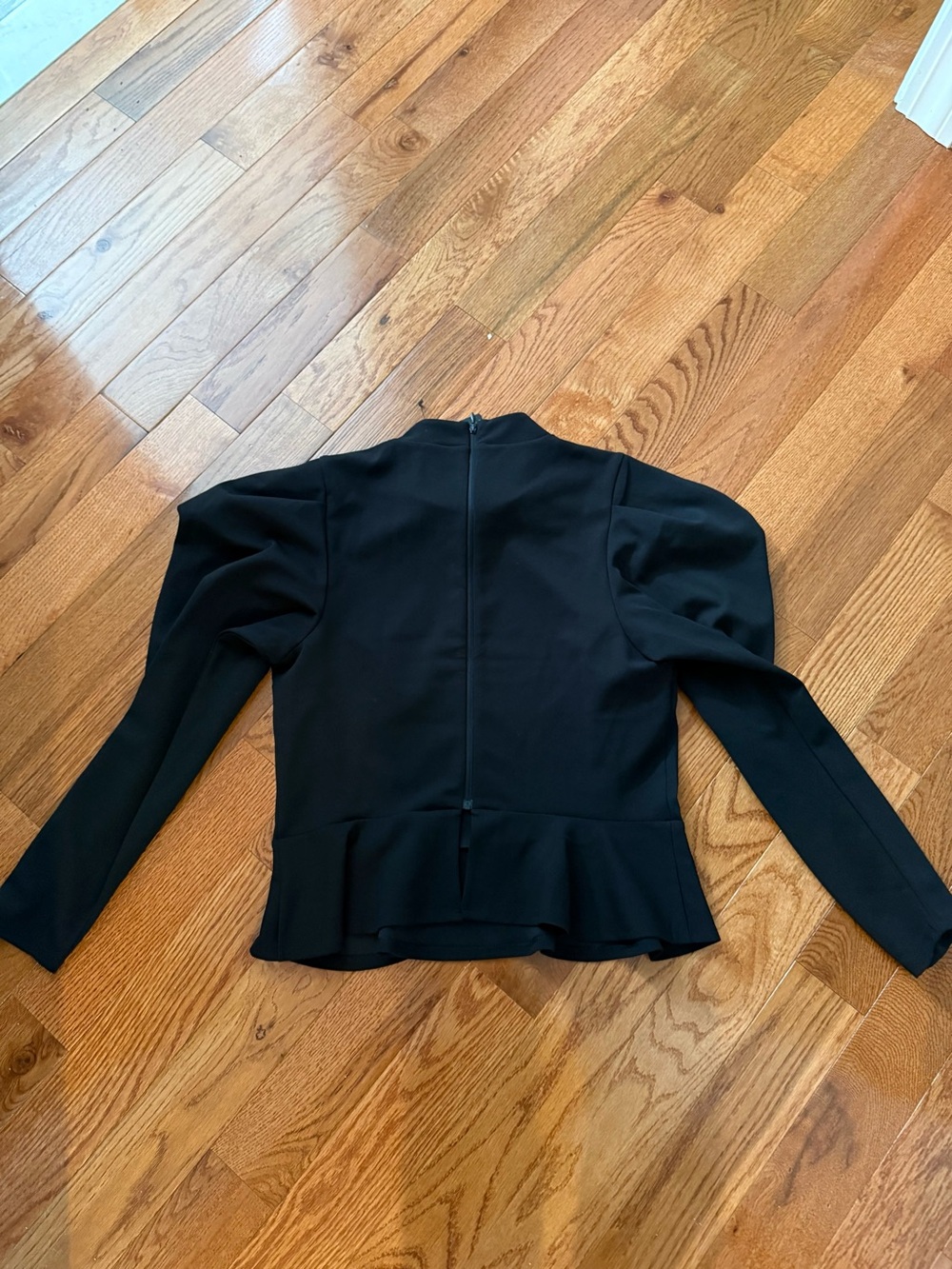 NWT Express Black Puff Sleeve Peplum Blouse Size L - Picture 2 of 3